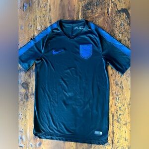 Men’s World Cup England soccer jersey size M